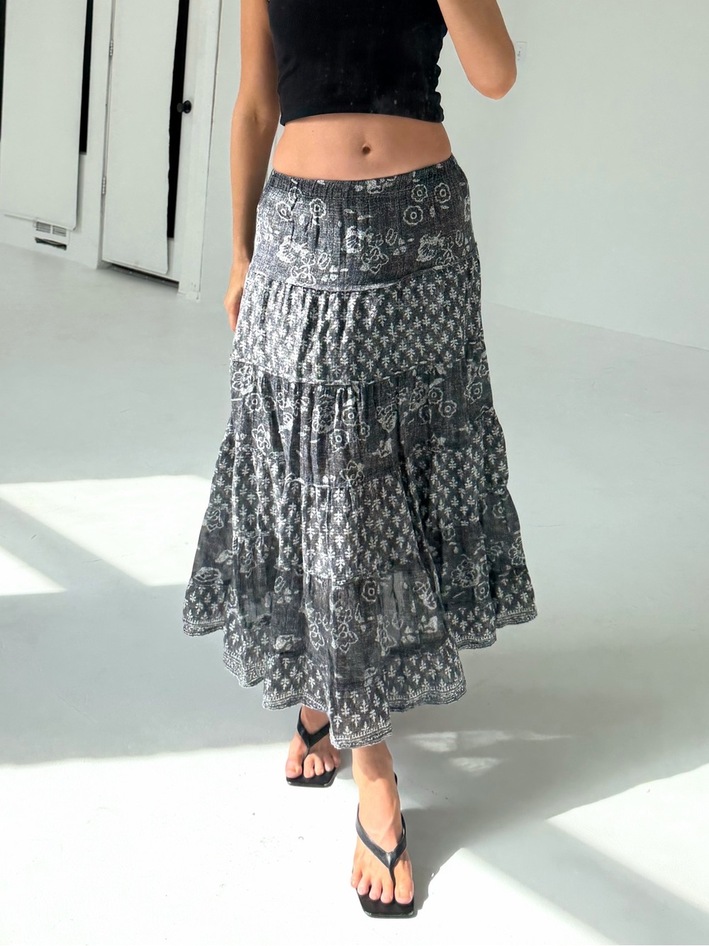 Vintage Flowy Gray & White Tiered Maxi Skirt